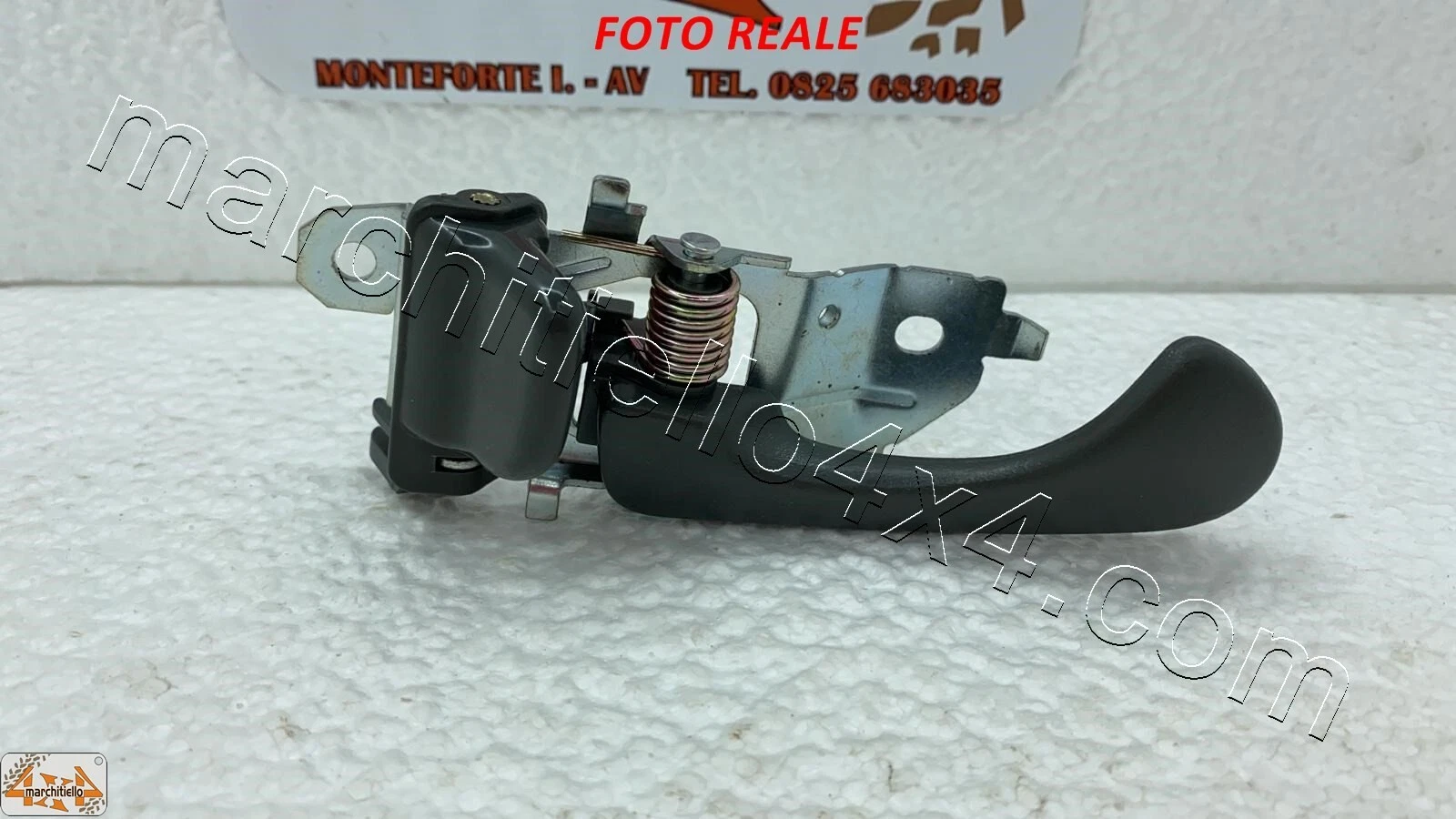 MANIGLIA DELLO SPORTELLO INTERNA GRIGIO SCURO PER MITSUBISHI L200 1999-2001  LATO GUIDA