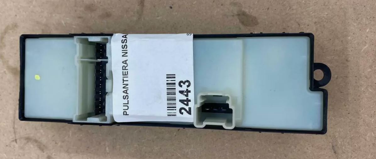 PULSANTIERA / ALZA VETRI ANTERIORE NISSAN PICK-UP NAVARA D22 1998- - immagine 2