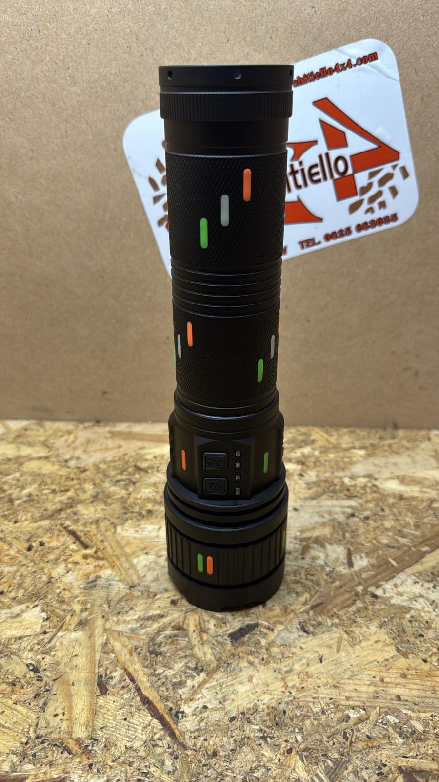 Torcia LED potente professionale Ricaricabile USB Type-C Alta Potenza Tattica Militare Campeggio Trekking Emergenza Maka GRANDE