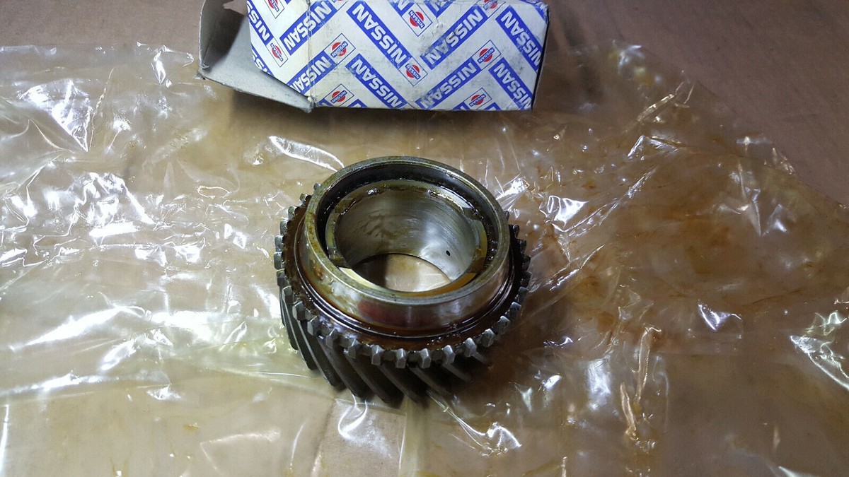 Albero principale del cambio 32260-80G04 Terrano WD21 Nissan ORIGINALE NISSAN OE